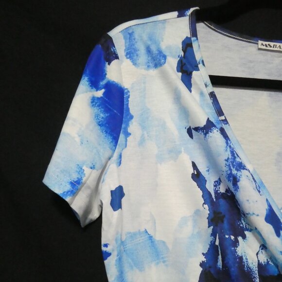 MS BASIC | large | Blue and White Floral Dress - Picture 3 of 16